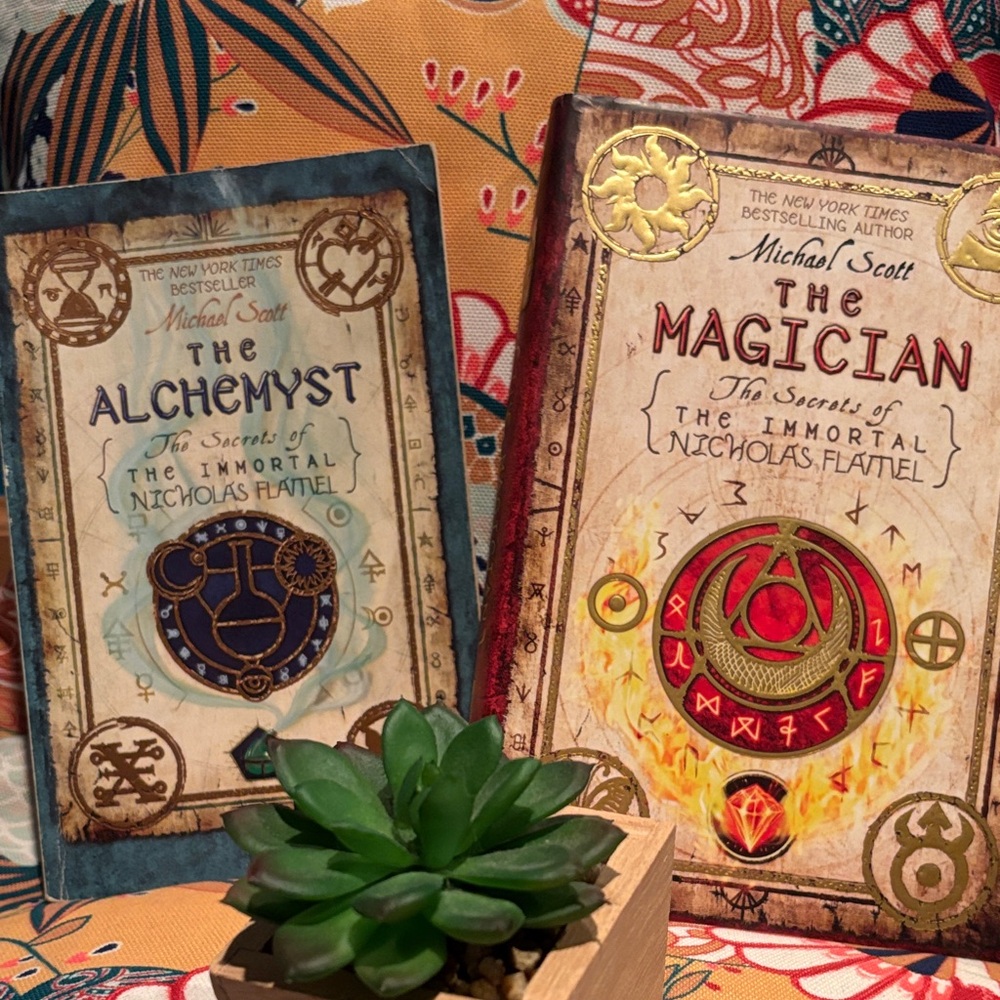 The Alchemyst and The Magician-Michael Scott